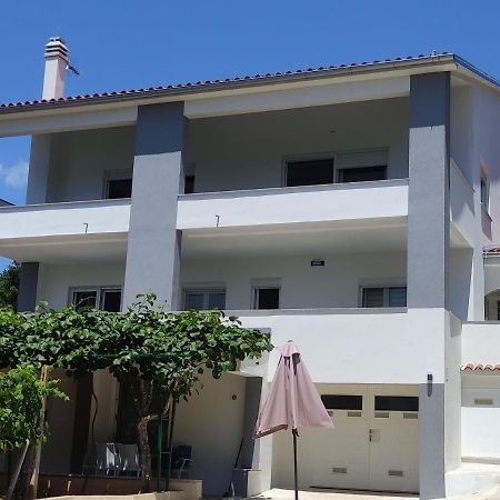 Apartman Emily, 6 Plus 2 Guests, Newly Refurbished プーラ エクステリア 写真