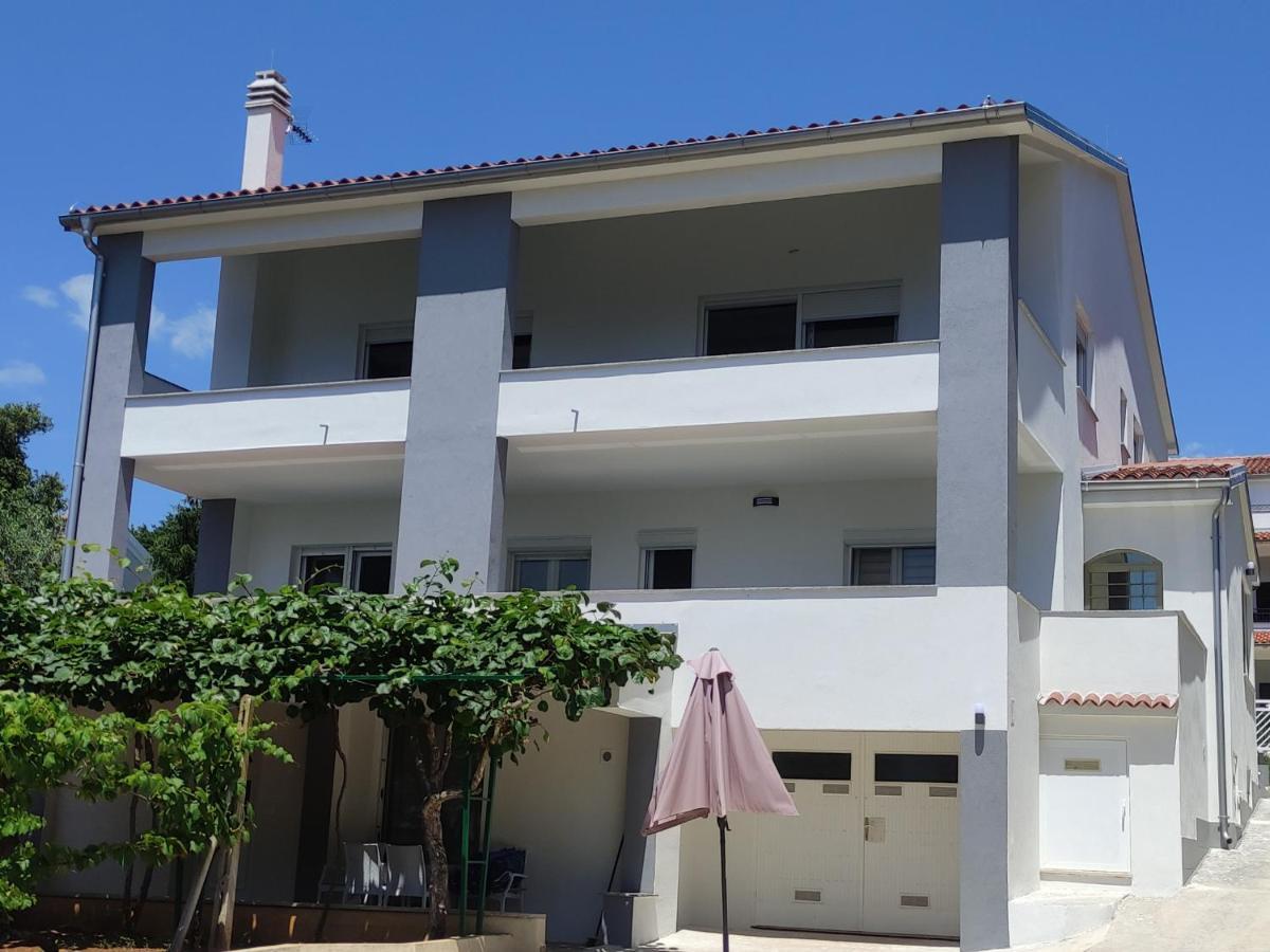 Apartman Emily, 6 Plus 2 Guests, Newly Refurbished プーラ エクステリア 写真